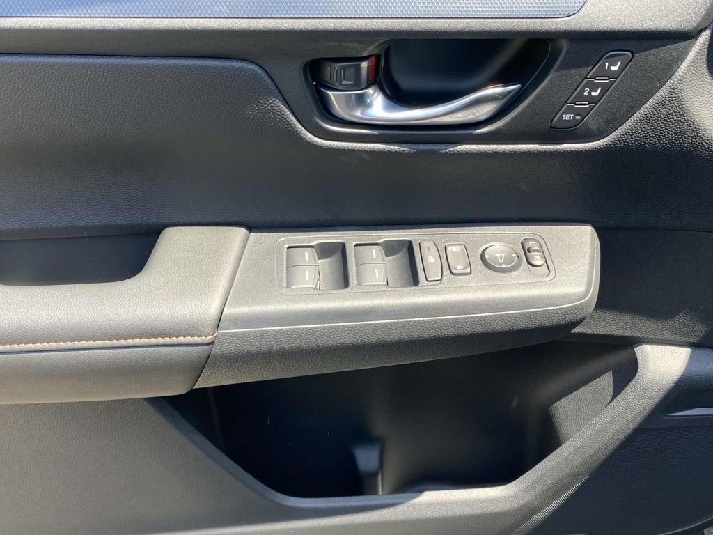 Used 2025 Honda CR-V Sport-L image 13