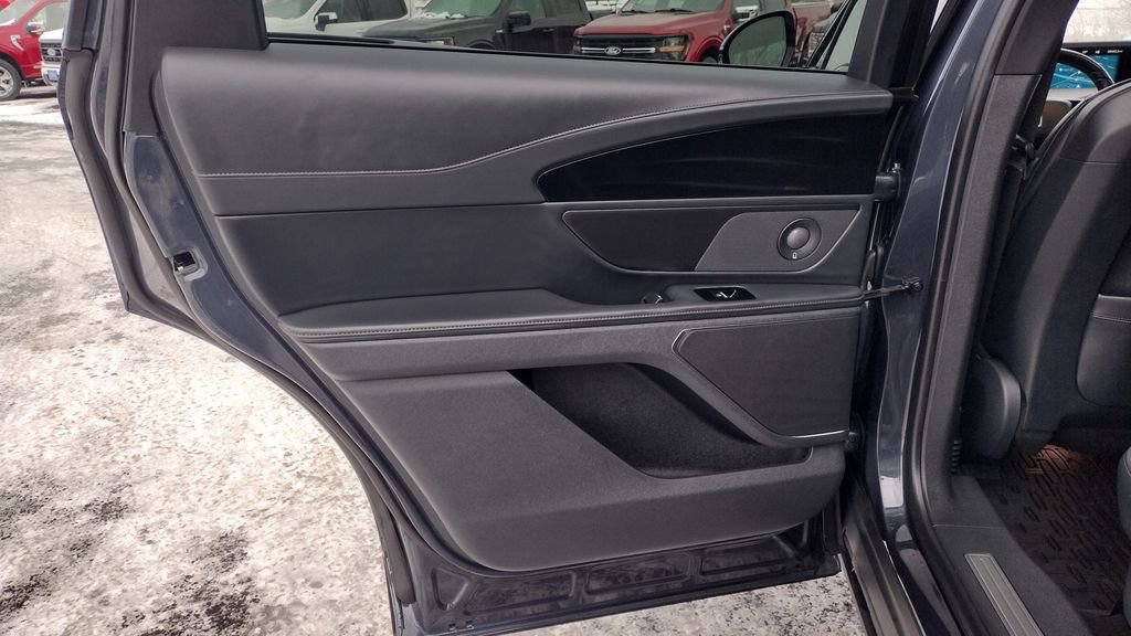 Certified 2024 Lincoln Nautilus Reserve w/ Equipment Group 202A image 20