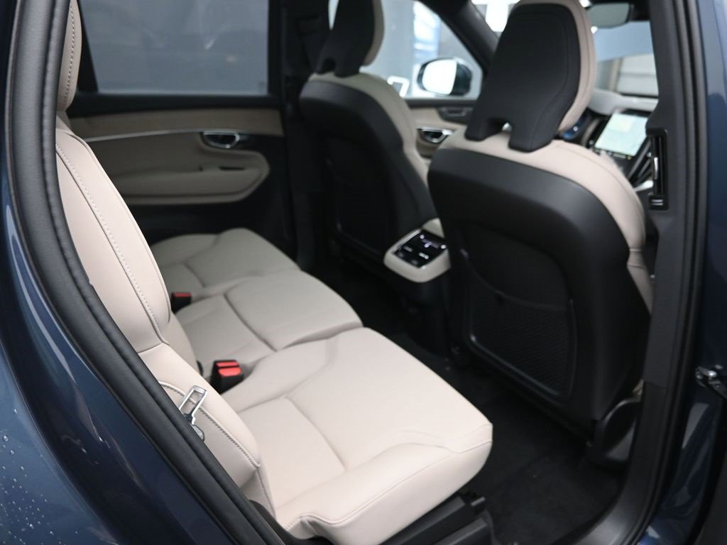 New 2026 Volvo XC90 B6 Plus w/ Protection Package Premier image 37