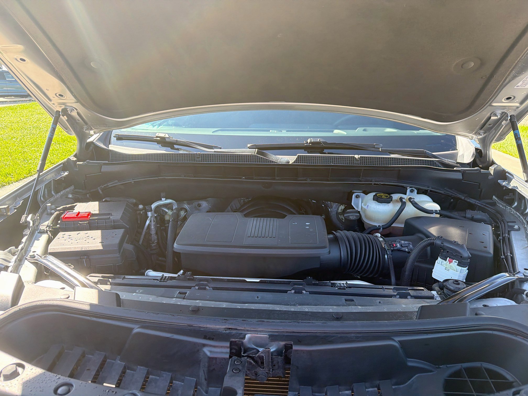 Used 2025 Chevrolet Tahoe LS AWD/4WD image 32