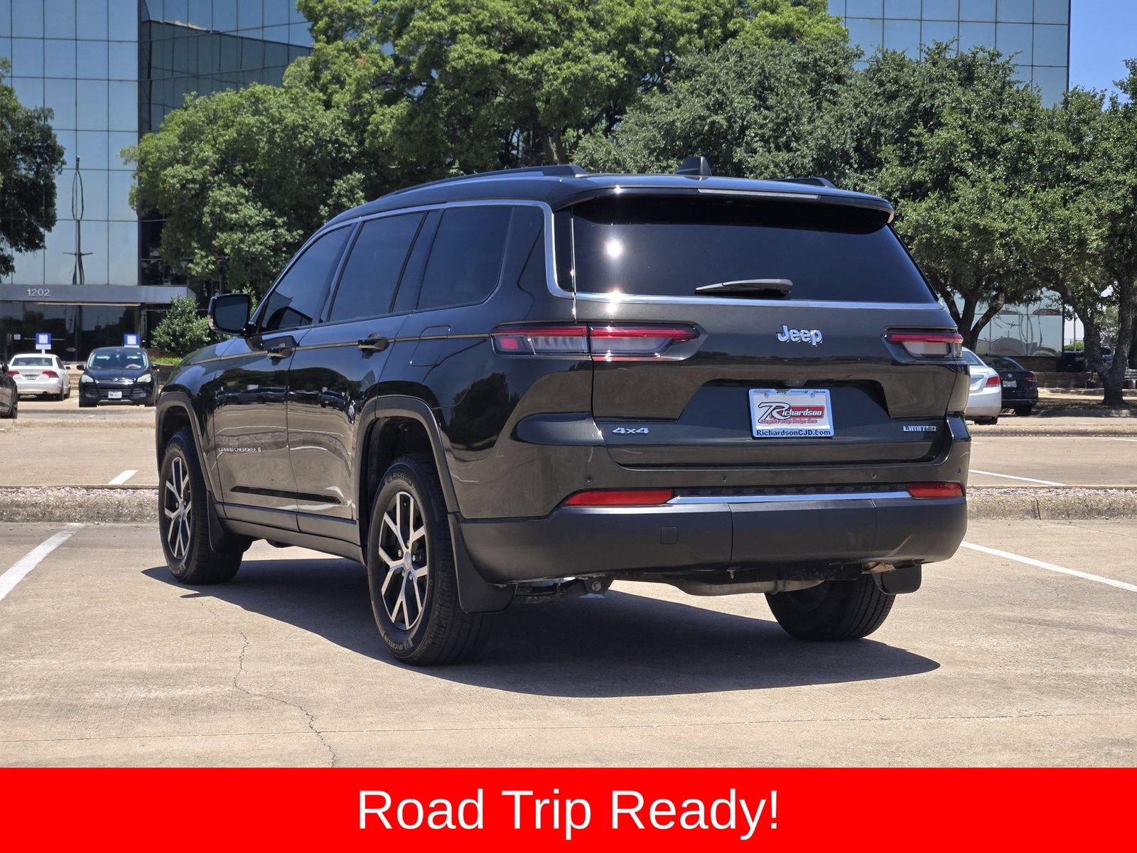 Used 2024 Jeep Grand Cherokee L Limited w/ MOPAR Finishing Package AWD/4WD image 3