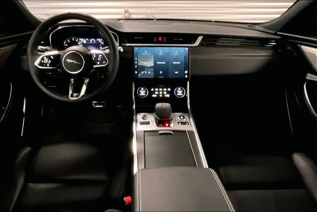 Certified 2022 Jaguar XF R-Dynamic SE AWD/4WD image 18
