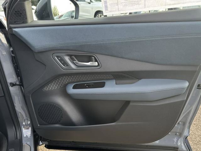 Certified 2025 Nissan Ariya Platinum image 23