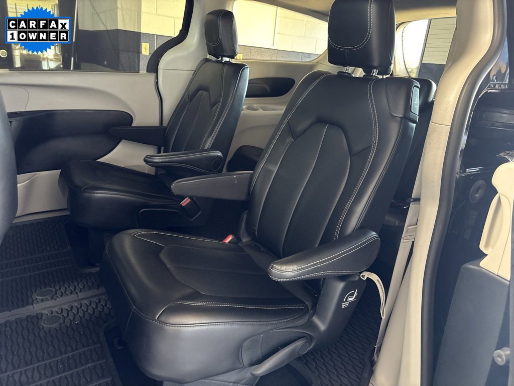 Used 2024 Chrysler Pacifica Touring-L image 29
