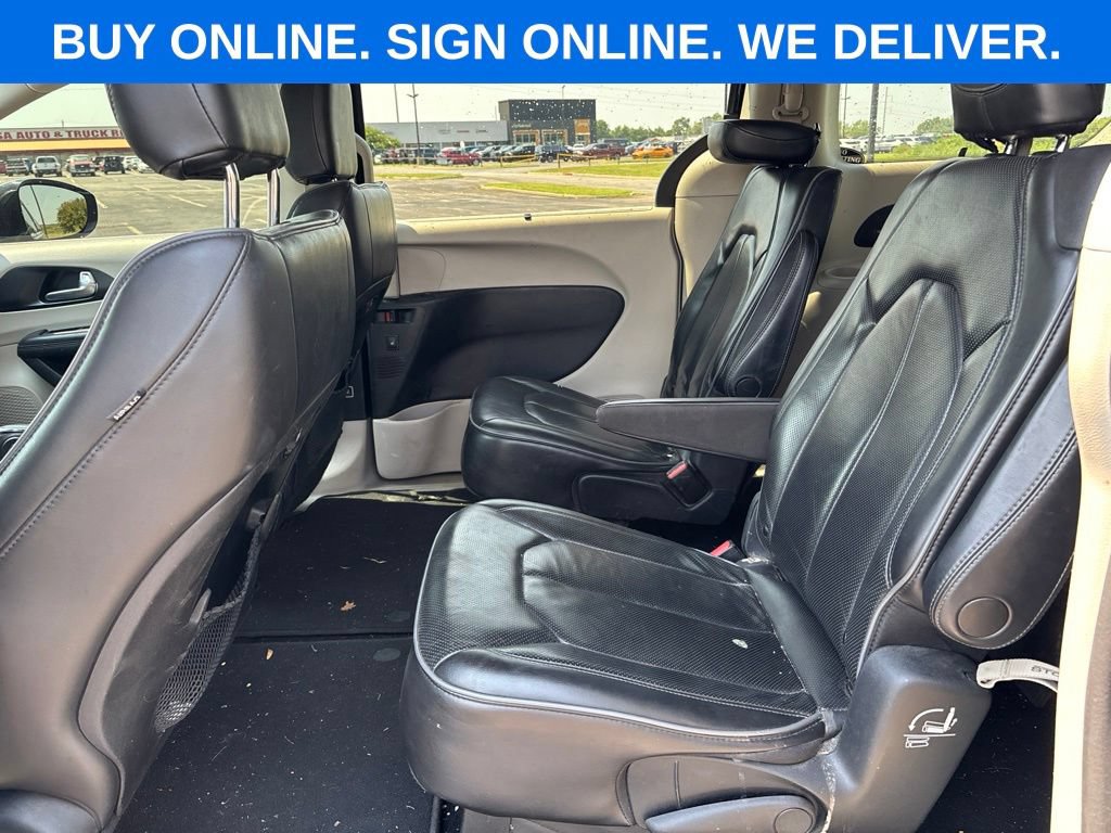 Used 2020 Chrysler Pacifica Limited FWD image 11
