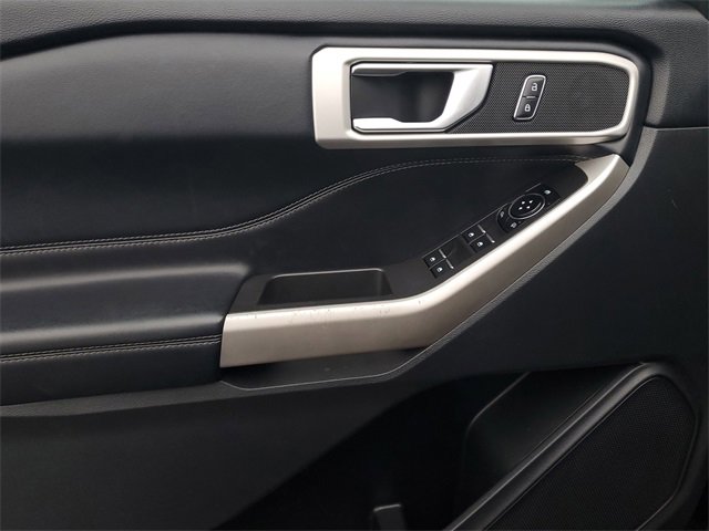 Certified 2023 Ford Explorer XLT image 9