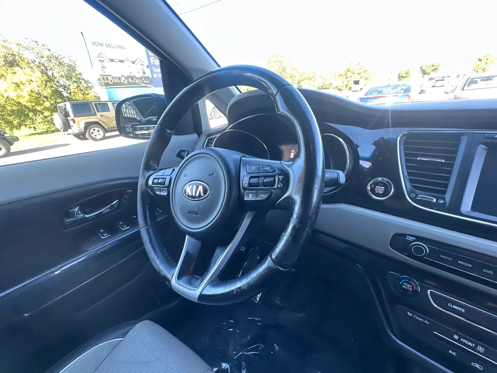 Used 2017 Kia Sedona SX Limited w/ SXL Prestige Package FWD image 33