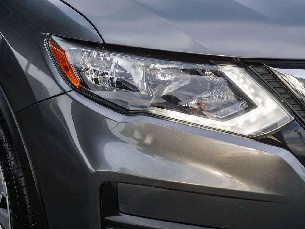 Used 2019 Nissan Rogue S image 11