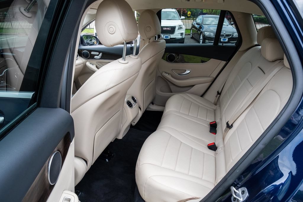 Used 2022 Mercedes-Benz GLC 300 4MATIC image 29