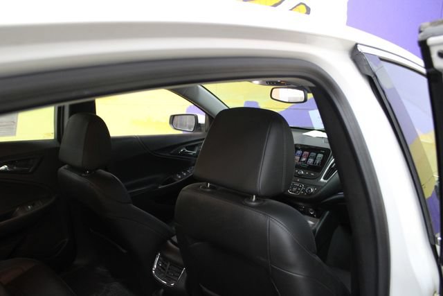 Used 2016 Chevrolet Malibu Premier FWD image 10