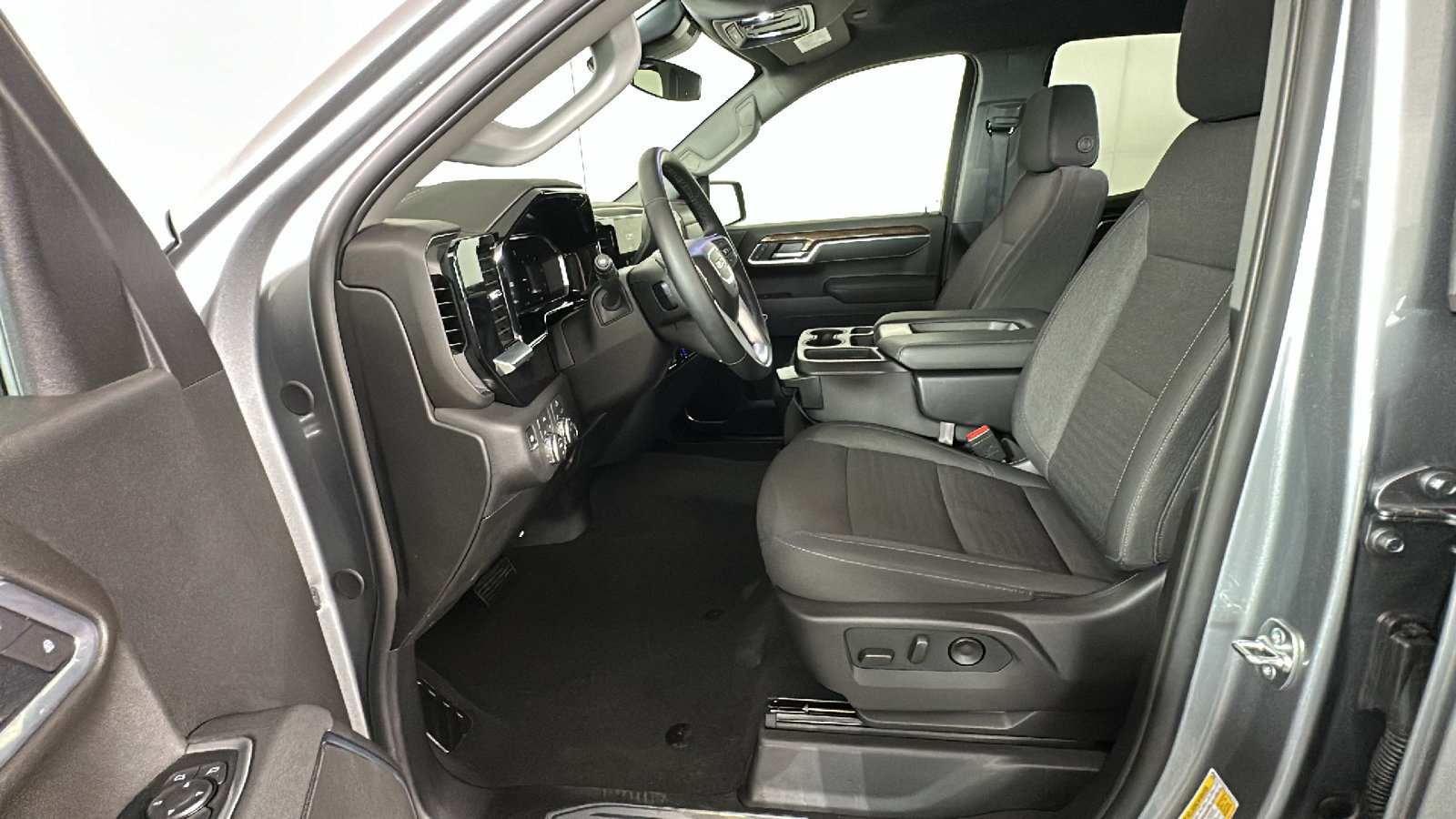 New 2026 GMC Sierra 1500 SLE AWD/4WD image 13