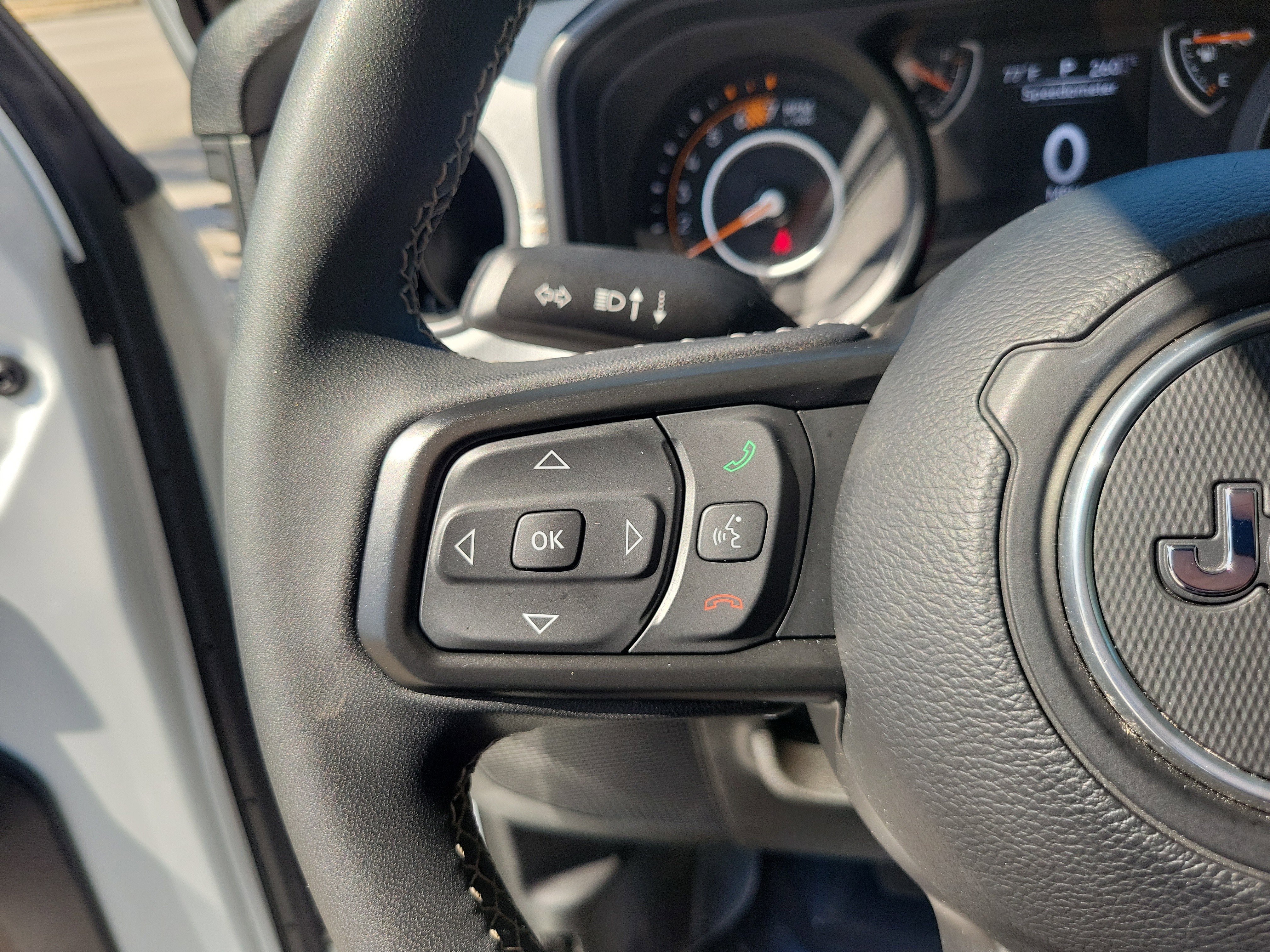 Used 2025 Jeep Wrangler Sport image 19