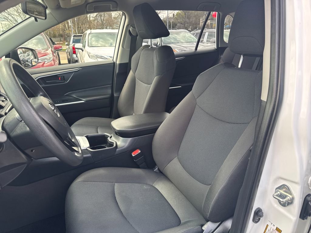 Used 2024 Toyota RAV4 LE image 15