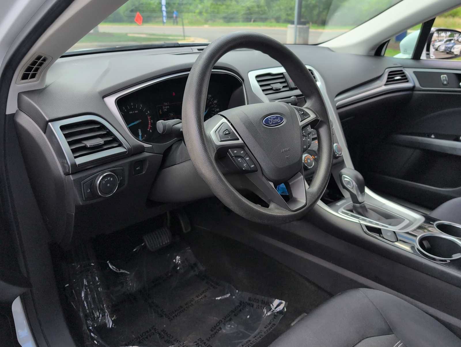 Used 2013 Ford Fusion SE FWD image 10
