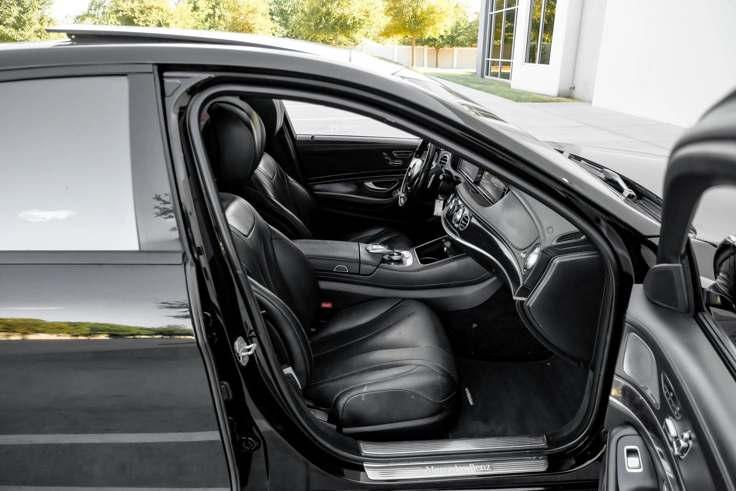 Used 2016 Mercedes-Benz S 550 4MATIC Sedan w/ Sport Package image 40