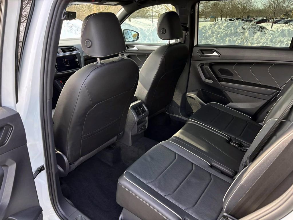 Used 2022 Volkswagen Tiguan SEL R-Line image 27