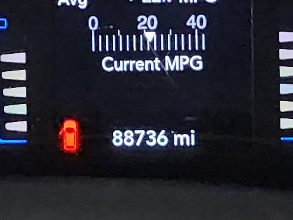 Used 2017 Chrysler Pacifica Touring-L FWD image 16