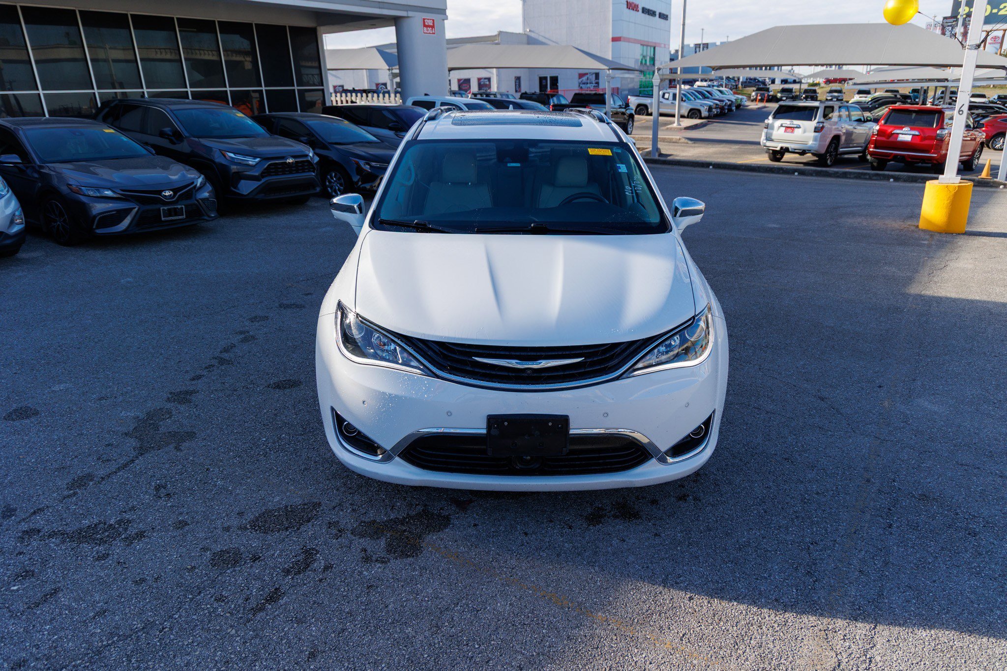 Used 2018 Chrysler Pacifica Limited w/ Advanced Safetytec Group image 4