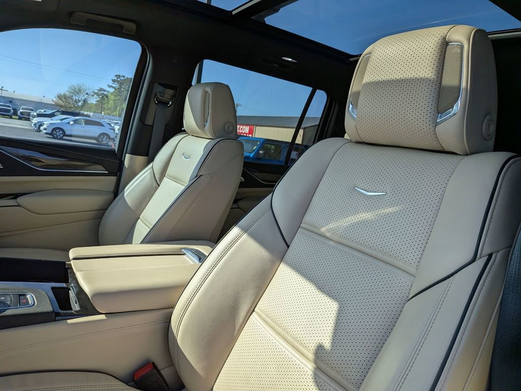 Used 2023 Cadillac Escalade ESV Premium Luxury w/ Performance Package image 13