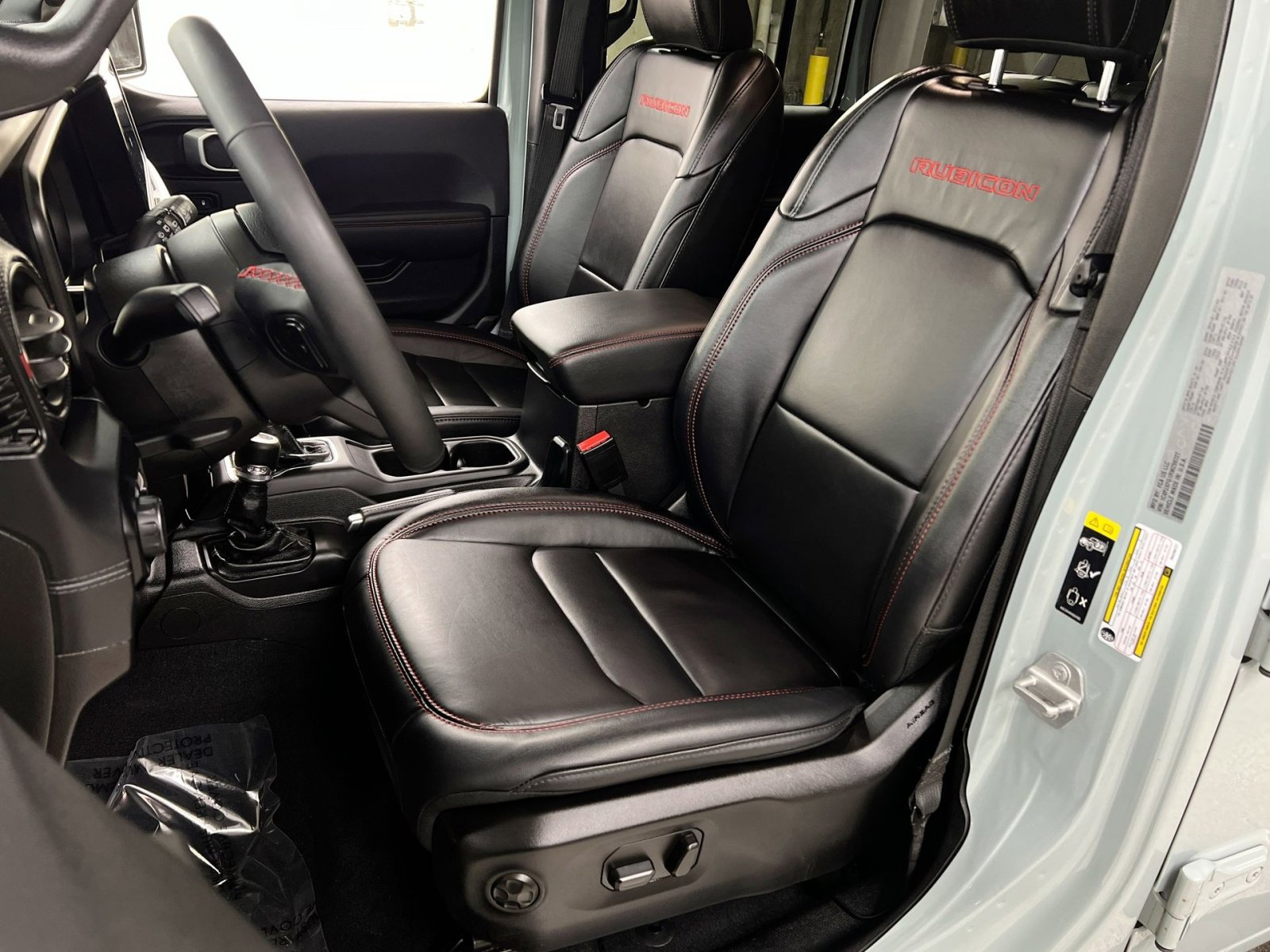 Used 2024 Jeep Wrangler Unlimited Rubicon w/ Technology Group image 4