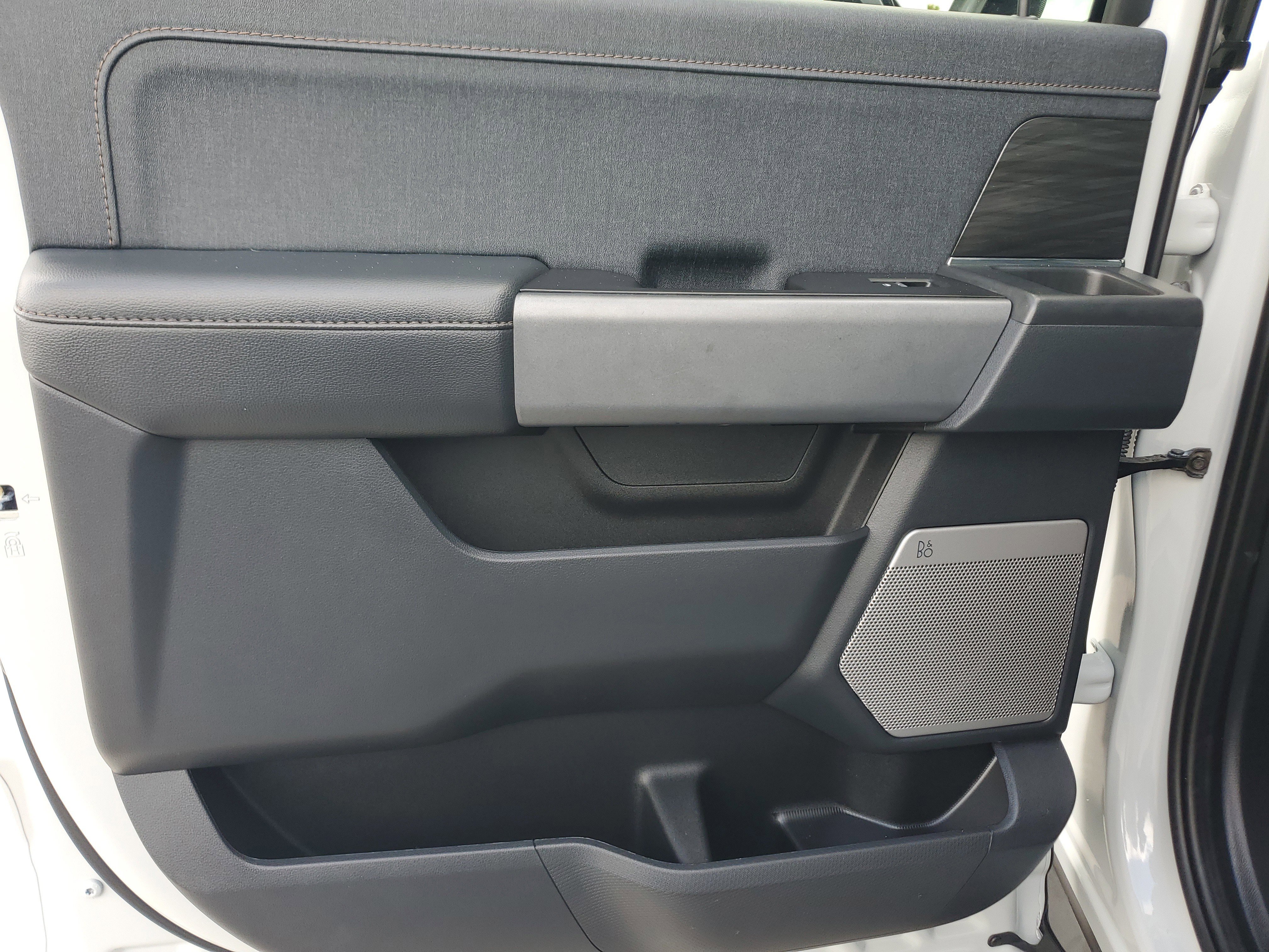 Used 2024 Ford F150 Lightning Lariat image 28