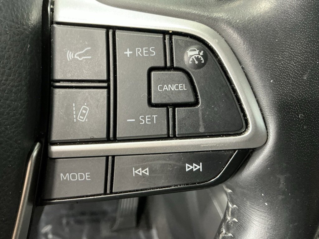 Used 2022 Toyota Highlander Platinum image 18