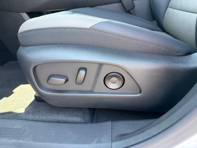 New 2027 Chevrolet Equinox LT w/ Convenience Package II AWD/4WD image 15