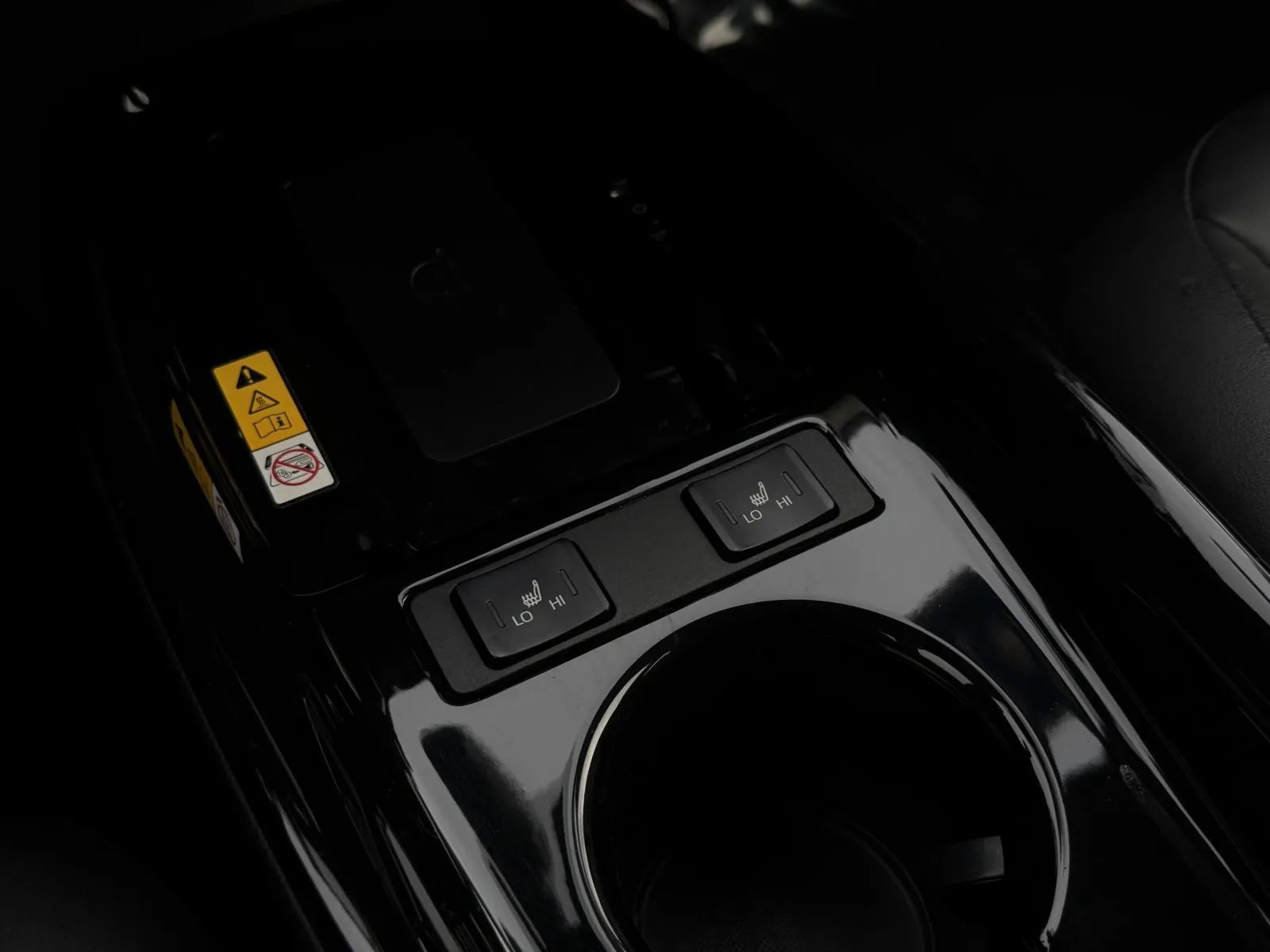 Used 2020 Toyota Prius XLE w/ Preferred Accessory Package image 33