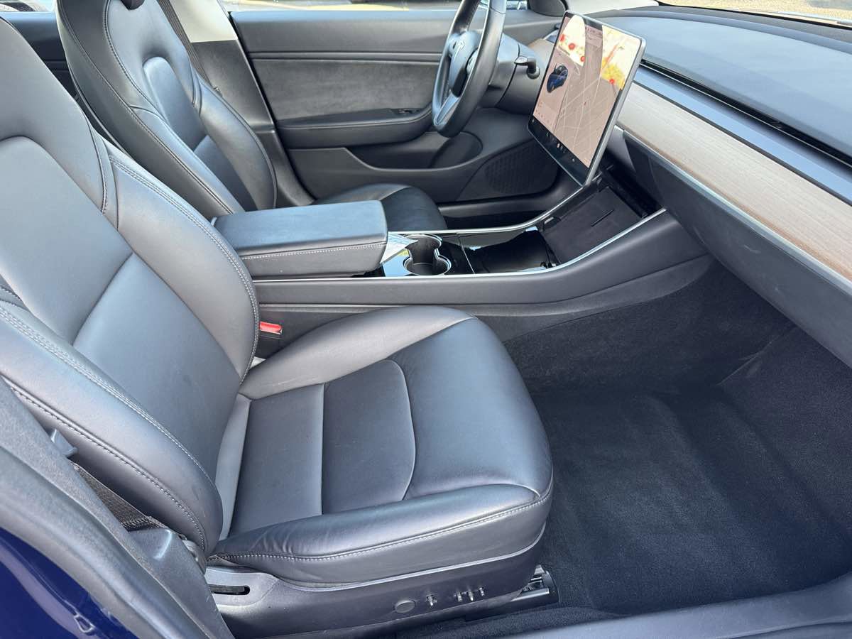 Used 2018 Tesla Model 3 image 17