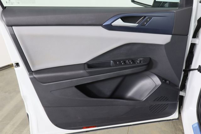 Used 2023 Volkswagen Taos SE w/ Panoramic Sunroof Package image 20