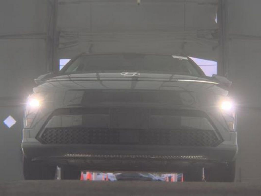 Used 2024 Hyundai Kona SEL FWD image 3