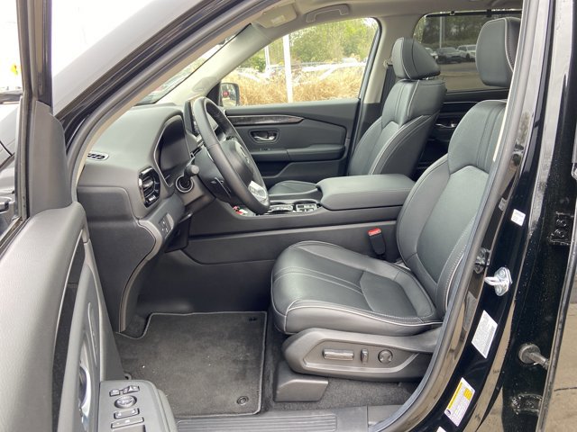 Used 2025 Honda Pilot Elite image 33