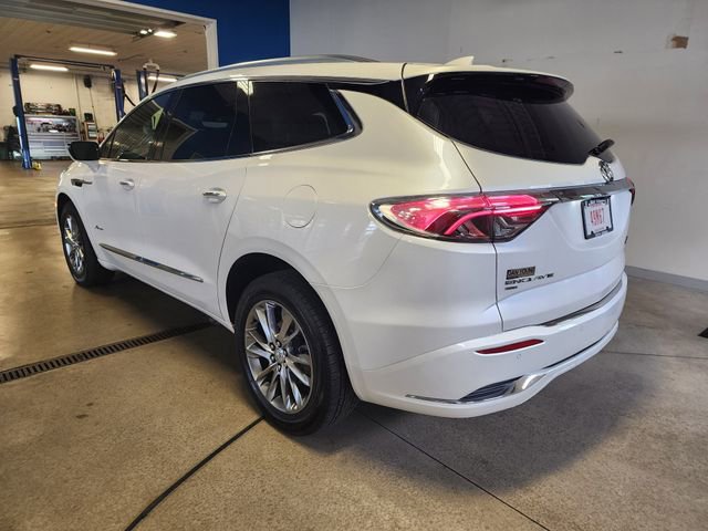Used 2023 Buick Enclave Avenir FWD image 2