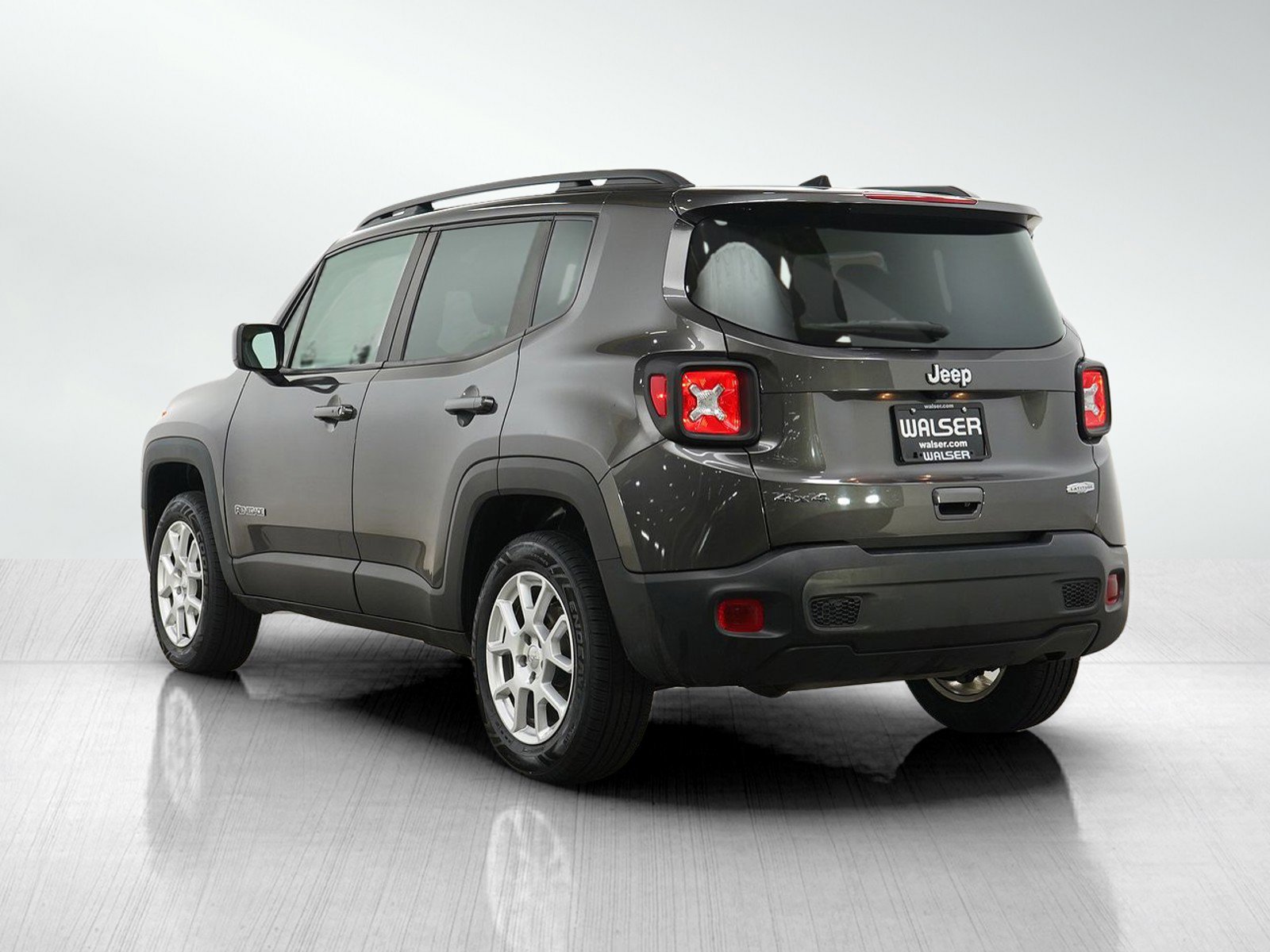 Used 2020 Jeep Renegade Latitude w/ Cold Weather Group AWD/4WD image 3