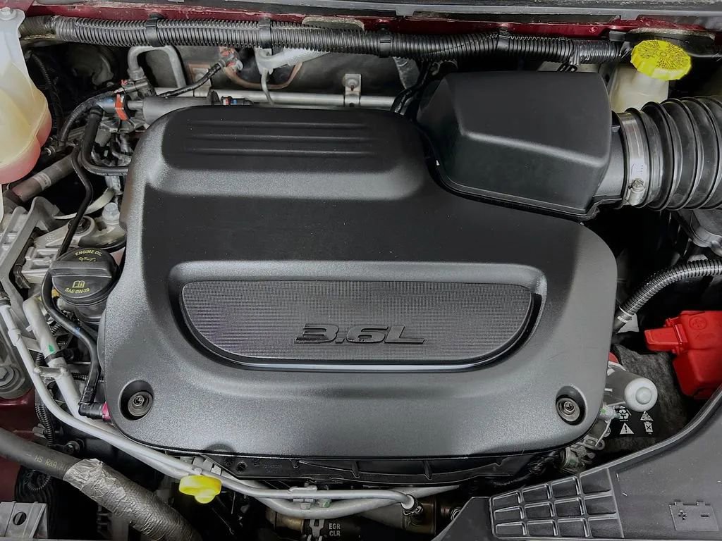 Used 2021 Chrysler Pacifica Limited image 33