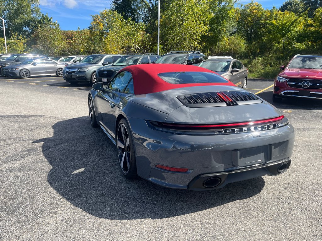 Used 2025 Porsche 911 Carrera RWD image 22