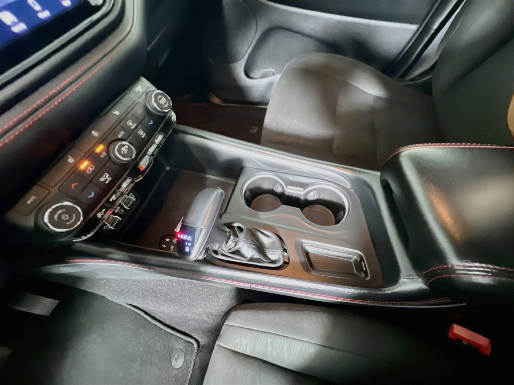 Used 2025 Dodge Durango GT RWD image 21