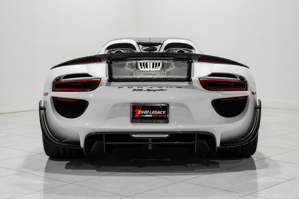 Used 2015 Porsche 918 Spyder image 12