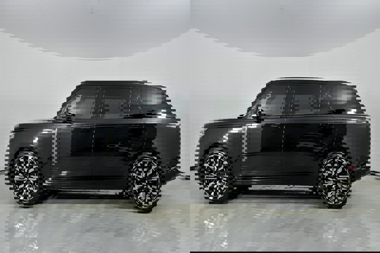 Used 2023 Land Rover Range Rover SV image 8