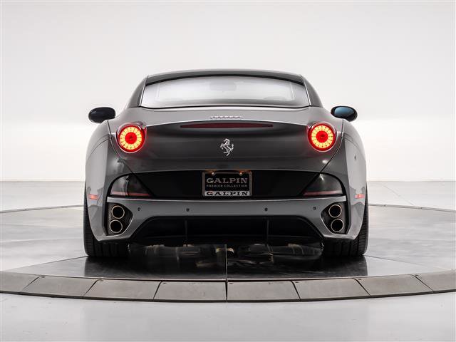 Used 2011 Ferrari California image 12