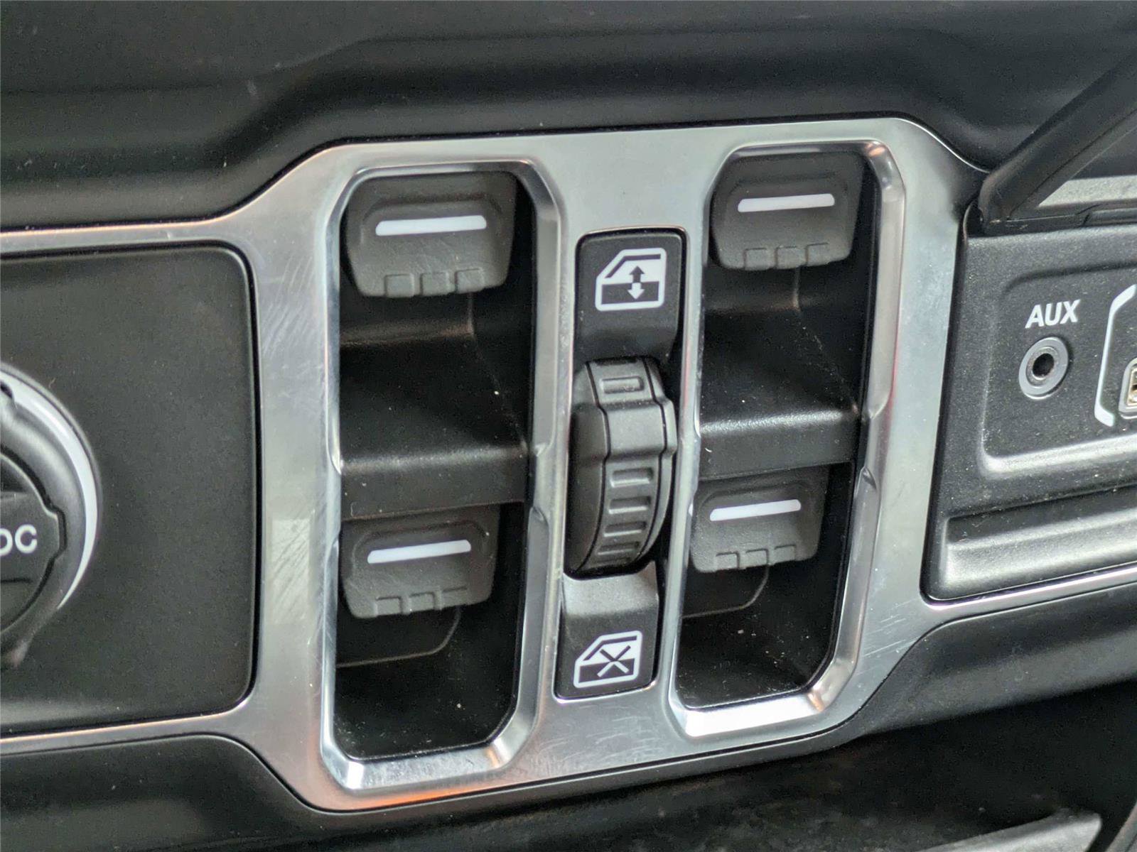 Used 2025 Jeep Wrangler Sahara w/ Safety Group AWD/4WD image 26