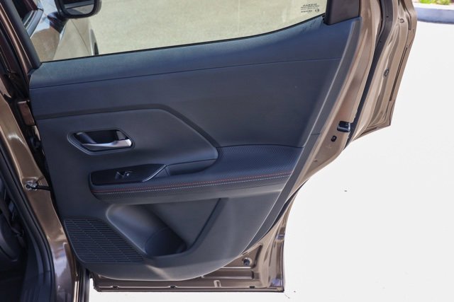New 2025 Nissan Kicks SR image 19