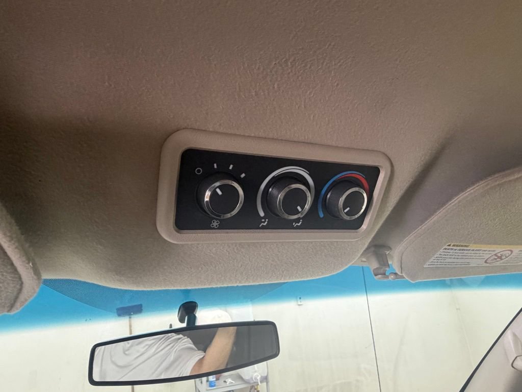 Used 2011 Chevrolet Express 3500 LS RWD image 17