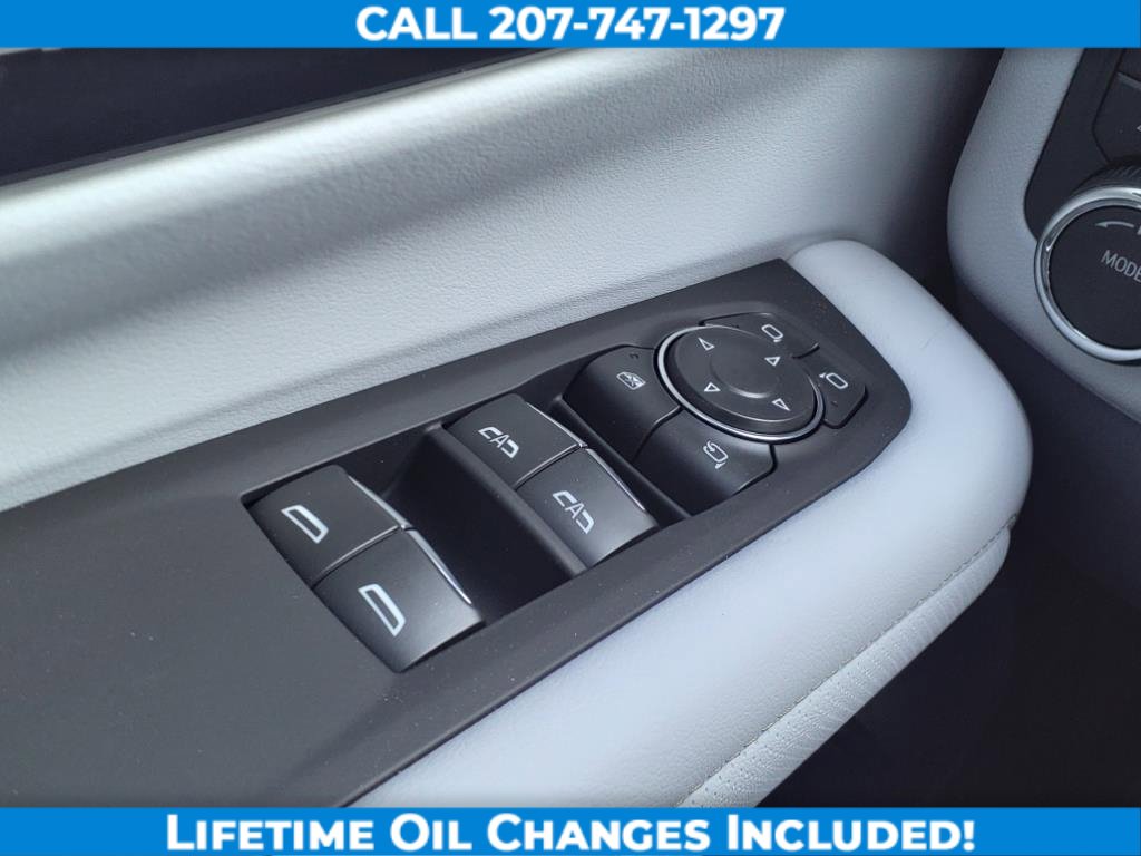 Used 2025 Chevrolet Suburban Premier image 18