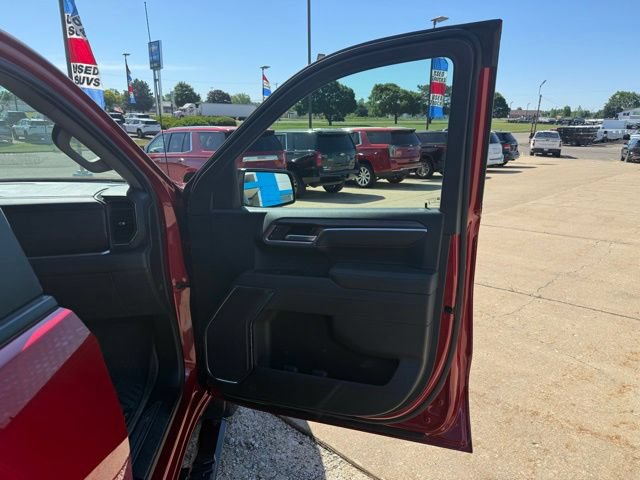 Used 2025 Chevrolet Silverado 1500 RST AWD/4WD image 16