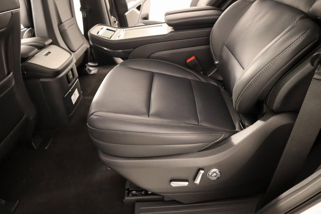 New 2025 Lincoln Navigator Reserve w/ Jet Appearance Package image 13