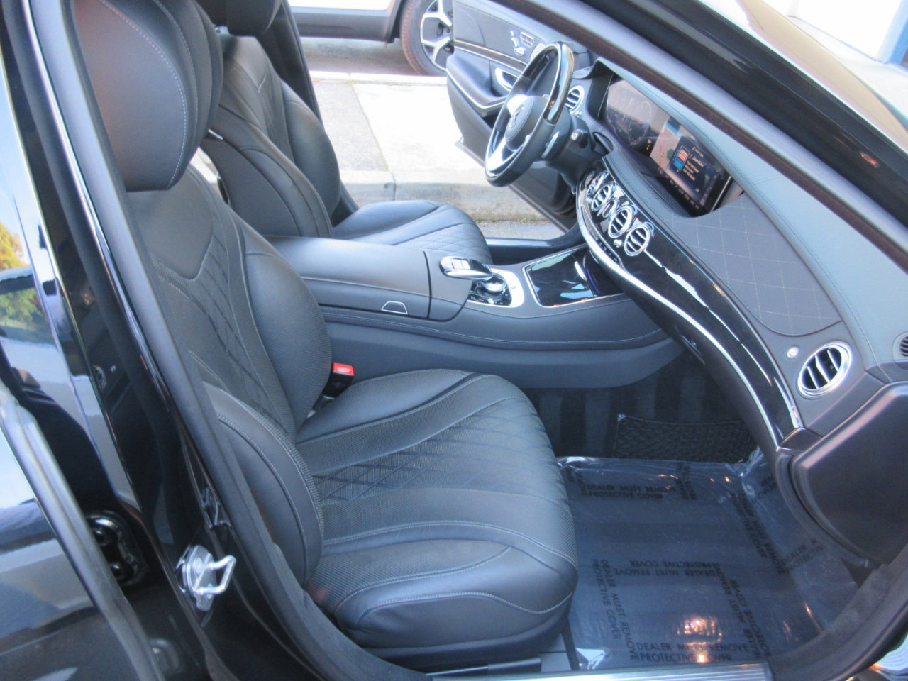 Used 2020 Mercedes-Benz S 560 Sedan w/ AMG Line Exterior image 23