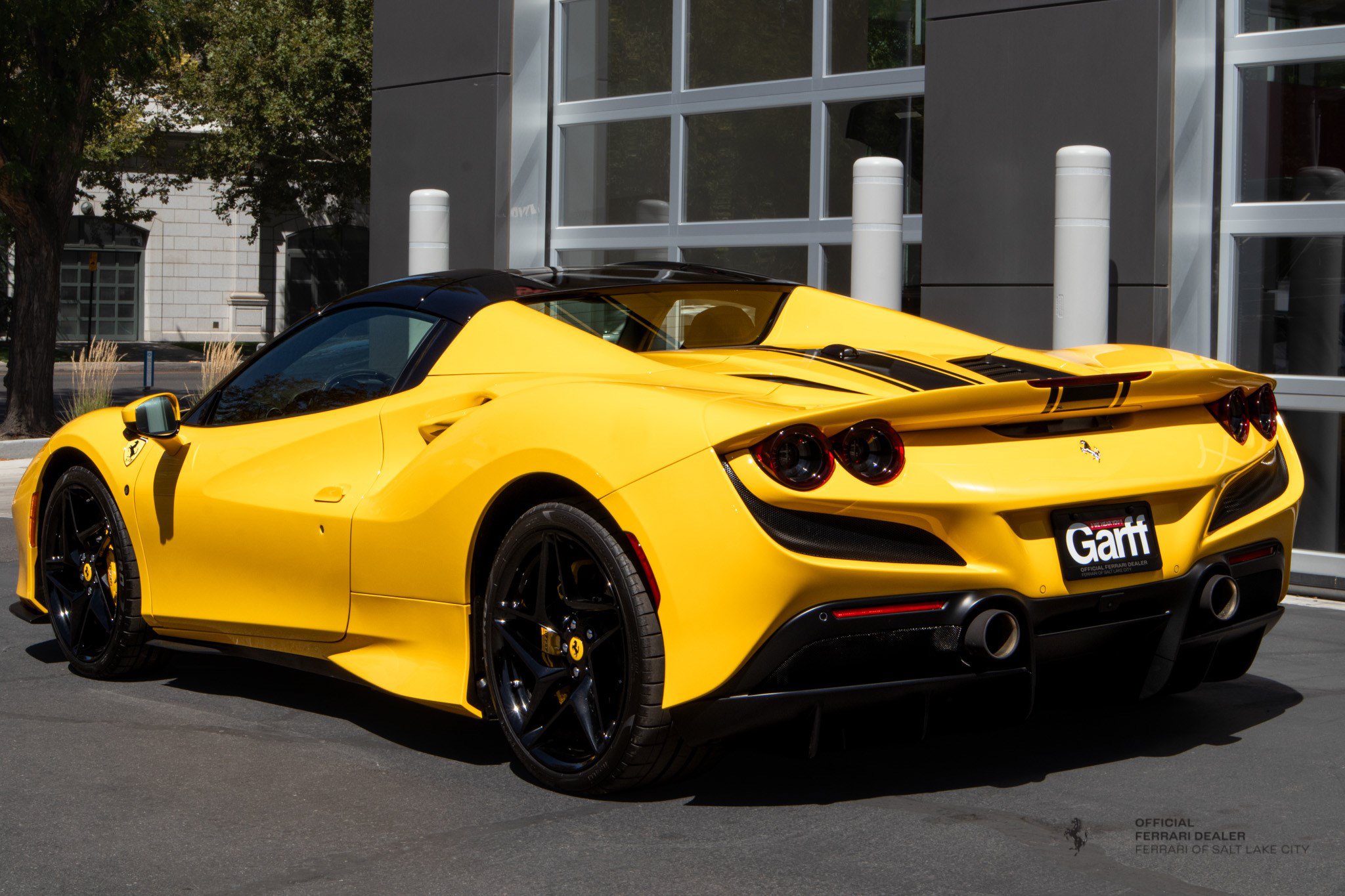 Used 2021 Ferrari F8 Tributo RWD image 3