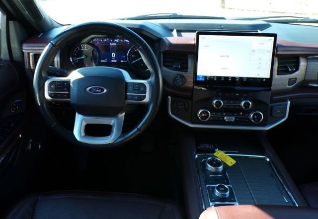 Used 2023 Ford Expedition Max Limited image 3