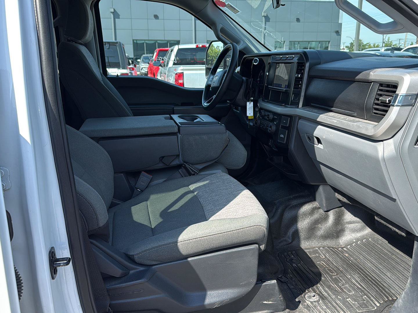 Used 2024 Ford F250 XLT w/ FX4 Off-Road Package AWD/4WD image 12